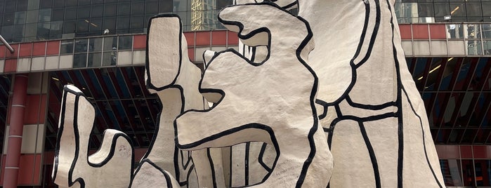 Monument with Standing Beast - Dubuffet sculpture is one of Chicago.