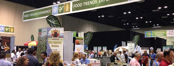 Florida Restaurant & Lodging Show is one of Priscila'nın Kaydettiği Mekanlar.