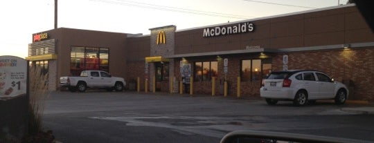 McDonald's is one of Lugares favoritos de Jackie.