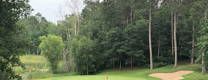 The Pines Golf Course is one of Orte, die Wesley gefallen.