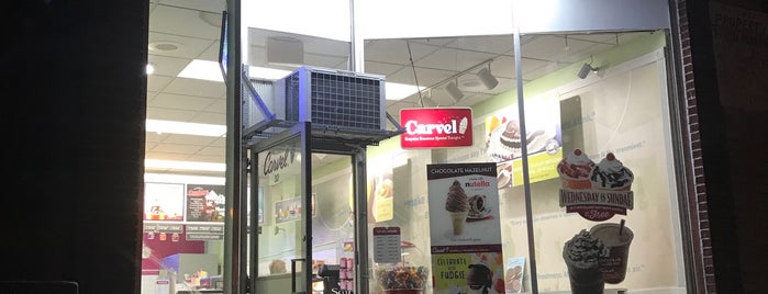 Carvel Ice Cream is one of สถานที่ที่ Lizzie ถูกใจ.
