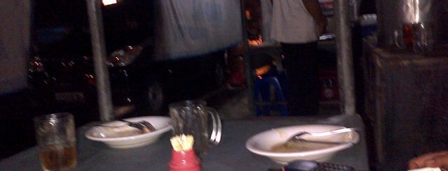 Nasi Uduk Empal Lontar is one of Must-visit Food in Serang.
