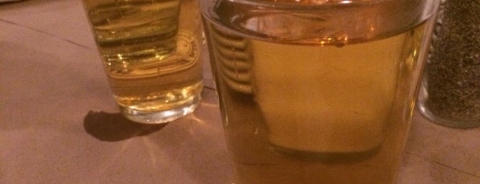 ハートランド ブリュワリー is one of 30 Places to Try Cider Right Now.