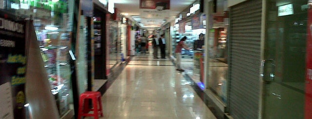 Ratu Plaza is one of Guide to Jakarta's best spots for shopping center.