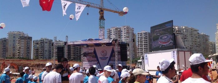 Antalyaspor Stadyum Şantiyesi is one of Posti che sono piaciuti a Ender.