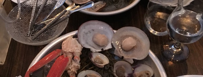 Half Shell Oysters & Seafood is one of Locais salvos de Daniel.