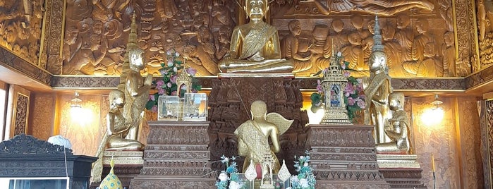 Wat Bang Khae Noi is one of Amphawa.
