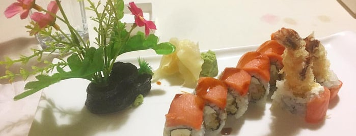 Feng Japanese Steak, Hibachi & Sushi House is one of Posti che sono piaciuti a BigPhatPastor.