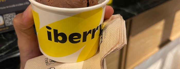 iberry Café is one of CentralwOrld.