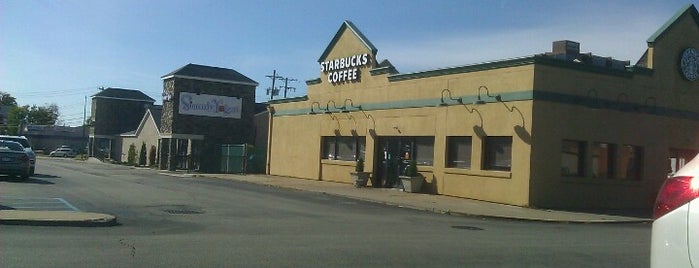 Starbucks is one of Orte, die Skifchik gefallen.