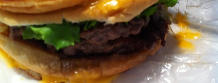 The Burger's Priest is one of Locais curtidos por Andrew.