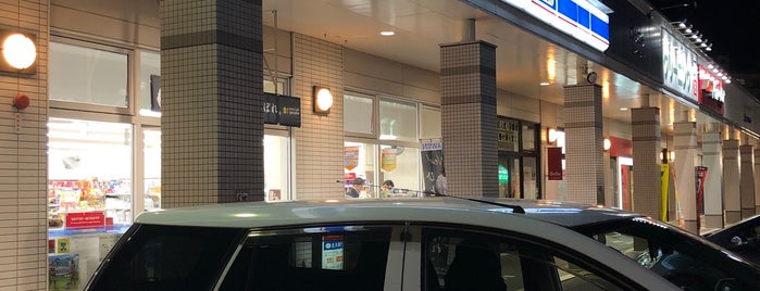 ローソン 札幌美しが丘3条店 is one of Yukinari.N.