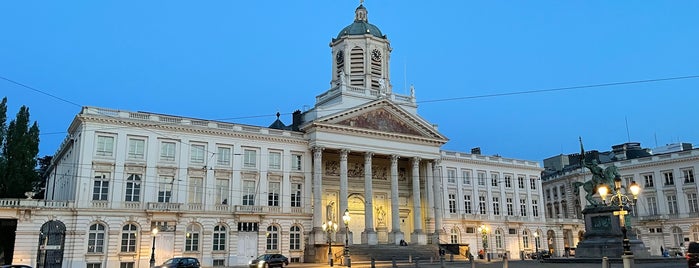 Koningsplein / Place Royale is one of Ali'nin Beğendiği Mekanlar.