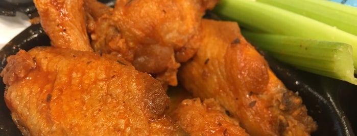 Zaxby's Chicken Fingers & Buffalo Wings is one of Eat Mo Chicken!.