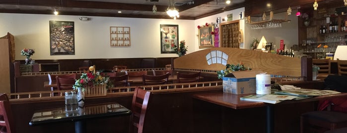 Mai Thai Restaurant is one of สถานที่ที่บันทึกไว้ของ Maria.
