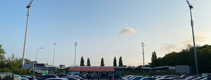 Riwal Hoogwerkers Stadion is one of Stadions.