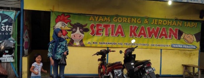 Ayam Goreng & Jerohan Sapi "Setia Kawan" is one of Kuliner Solo.