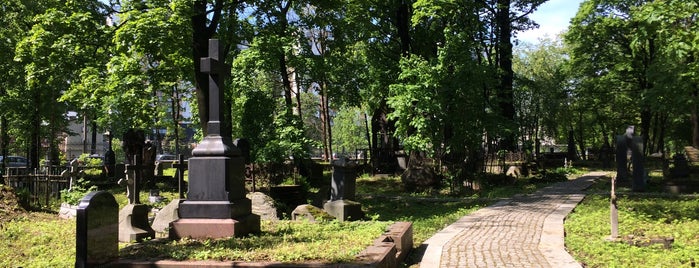 Смоленское лютеранское кладбище is one of Leningrad.