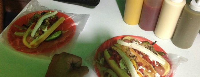 Los Dogos de Luis is one of Kimmie's Saved Places.