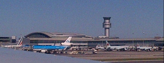 Aéroport international Pearson de Toronto (YYZ) is one of International Airports Worldwide - 1.
