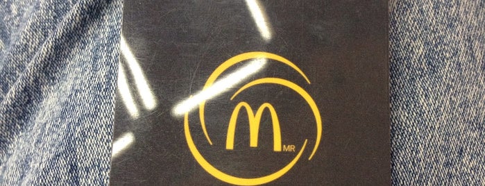 McDonald's Brasil - Arcos Dorados is one of Airanzinha : понравившиеся места.