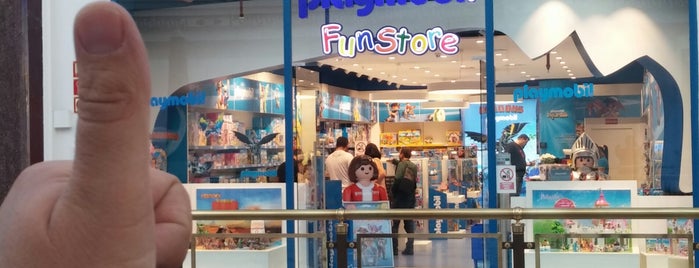 Playmobil Funstore is one of Por hacer.