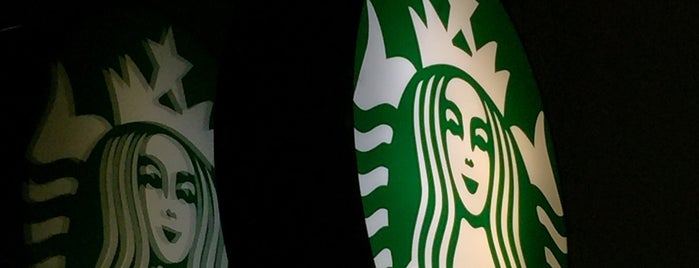 Starbucks is one of Tempat yang Disukai Deuce.