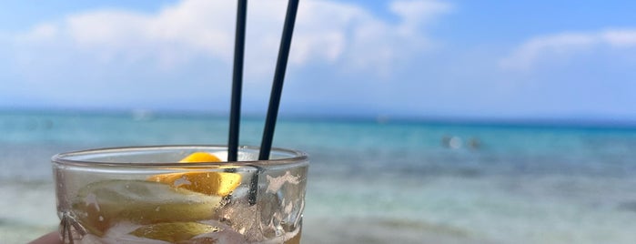 Πούντα Beach Bar is one of Best beaches & beach bars in Kassandra.