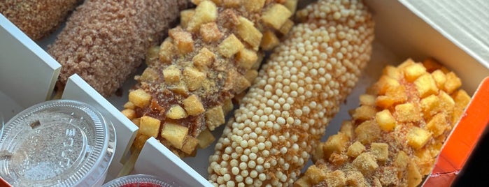 Two Hands - Seoul Fresh Corn Dogs is one of Karen'in Beğendiği Mekanlar.