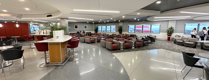 American Airlines Admirals Club is one of Tempat yang Disukai Keith.