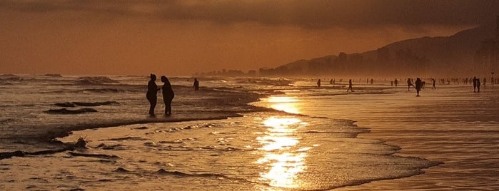 Praia da Vila Tupi is one of Praia Grande.