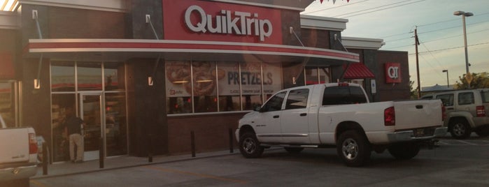 QuikTrip is one of Locais curtidos por Ben.