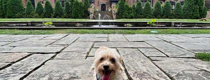 Stan Hywet Hall & Gardens is one of Mary J’s Liked Places.