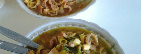 Soto Ayam Ambengan Surabaya is one of Posti che sono piaciuti a Gondel.