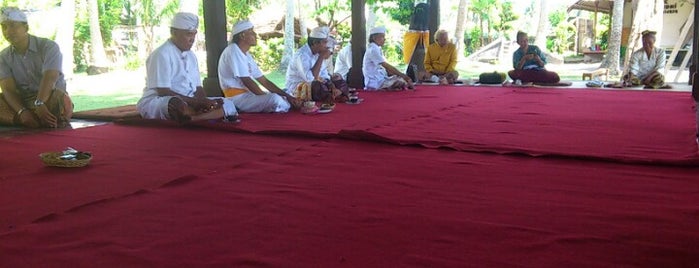 Gedong Gandhi Ashram Çantidasa is one of Bali.