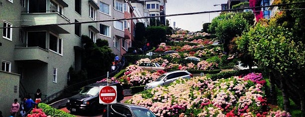 Lombard Street is one of Unterwegs in: SAN FRANCISCO.