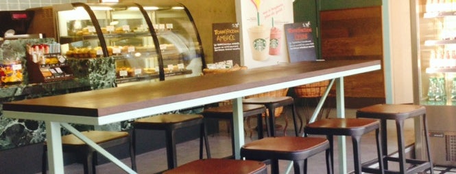 Starbucks is one of Aniya : понравившиеся места.