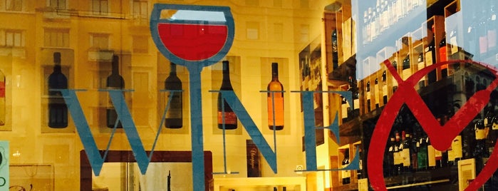 Wine O'clock is one of สถานที่ที่ Aniya ถูกใจ.