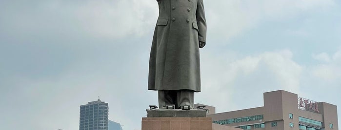 Mao Zedong's Statue is one of Go back to explore: Shenyang.