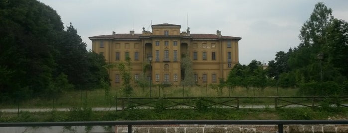 Villa Alari is one of Cernusco sul Naviglio.
