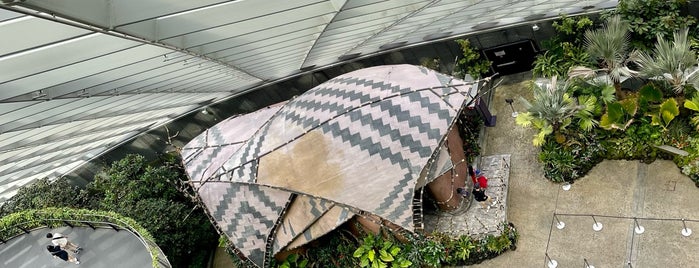 Cloud Walk is one of Singapur.