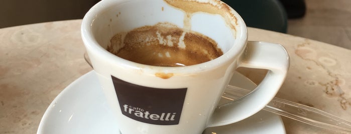 Cafe Fratelli is one of Londres.