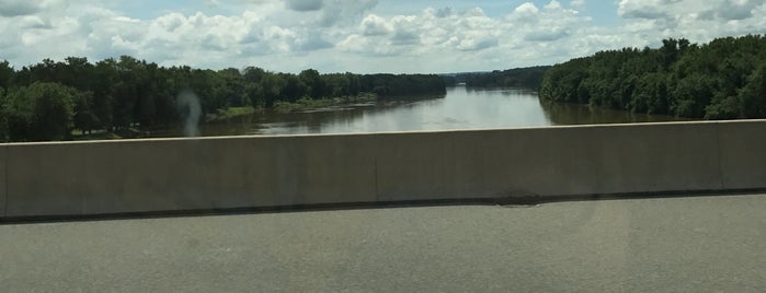 Susquehanna River is one of Orte, die Rick E gefallen.