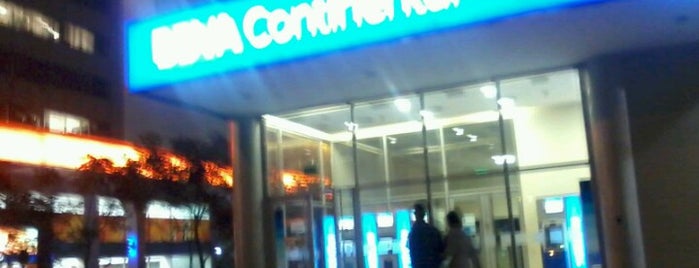 BBVA Continental is one of สถานที่ที่ Freddy ถูกใจ.