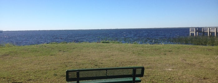 Lake Washington Park is one of Tempat yang Disukai Ronnie.