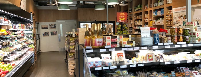 Fresh City Farms is one of Megさんのお気に入りスポット.