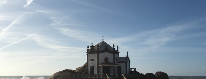 Capela Do Senhor Da Pedra is one of Portugal - Vortex.