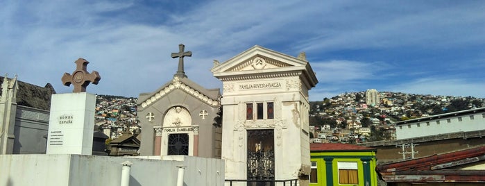 Cementerio de Disidentes is one of [V]alparaiso.