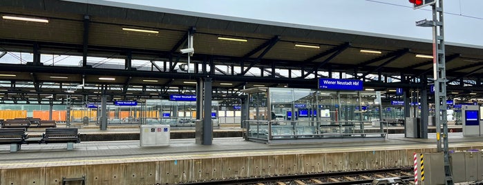 Wiener Neustadt Hauptbahnhof is one of Dep.