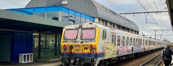 Station Mol is one of Bijna alle treinstations in Vlaanderen.